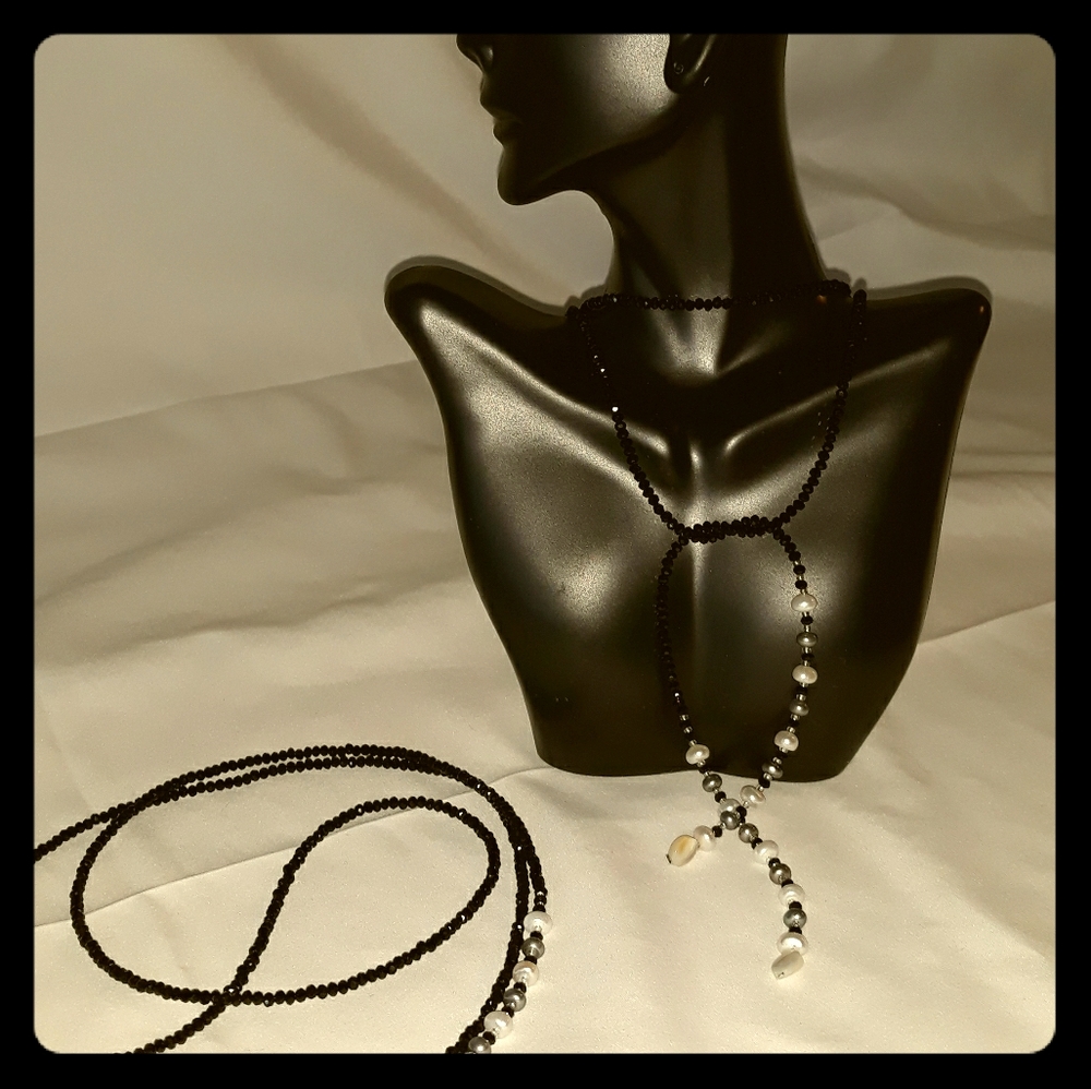 43" Genuine Spinal & Pearls Necklace Tie